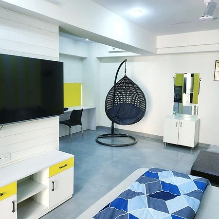 Studios By La Sentido Ghaziabad Eksteriør billede